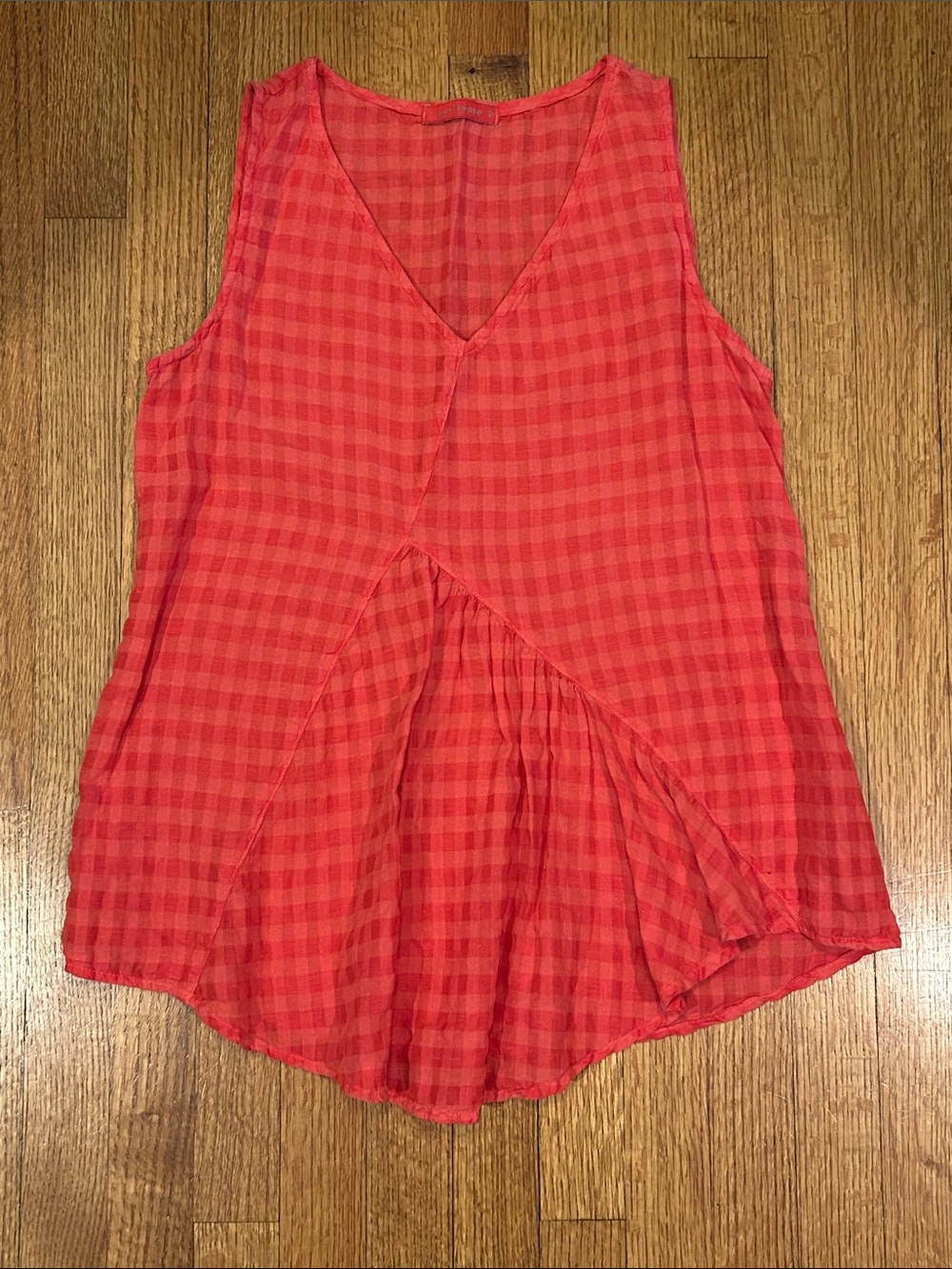 Women’s Red Checked V-Neck Sleeveless Top